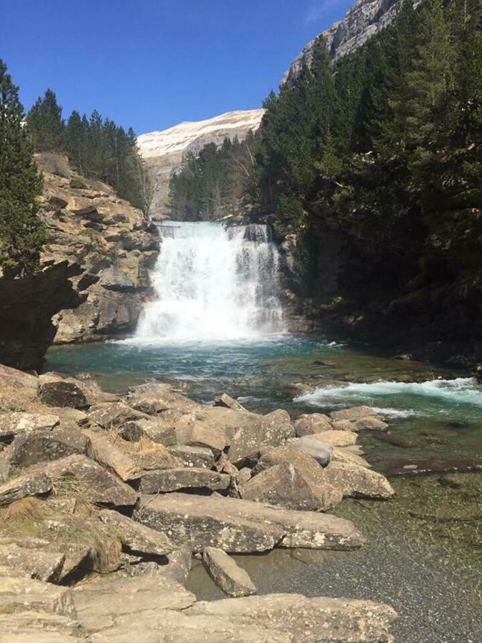 Leyendas Del Pirineo Fiscal Esterno foto